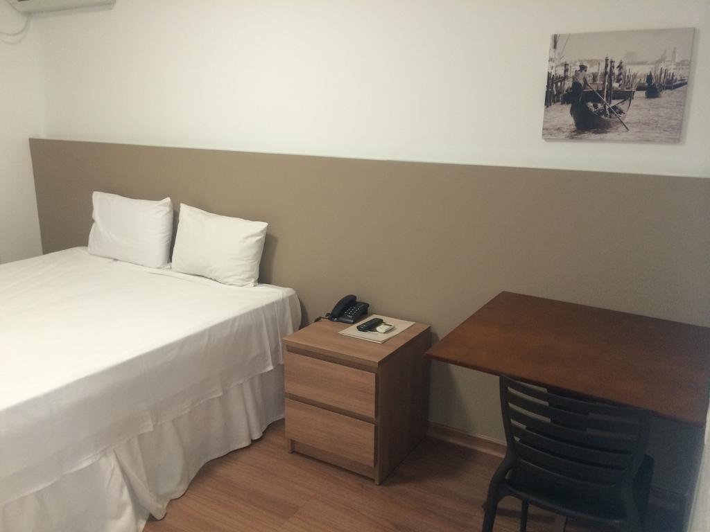 Lord Hotel Aeroporto Confins Vespasiano Esterno foto