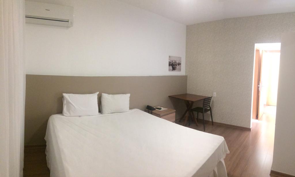 Lord Hotel Aeroporto Confins Vespasiano Esterno foto