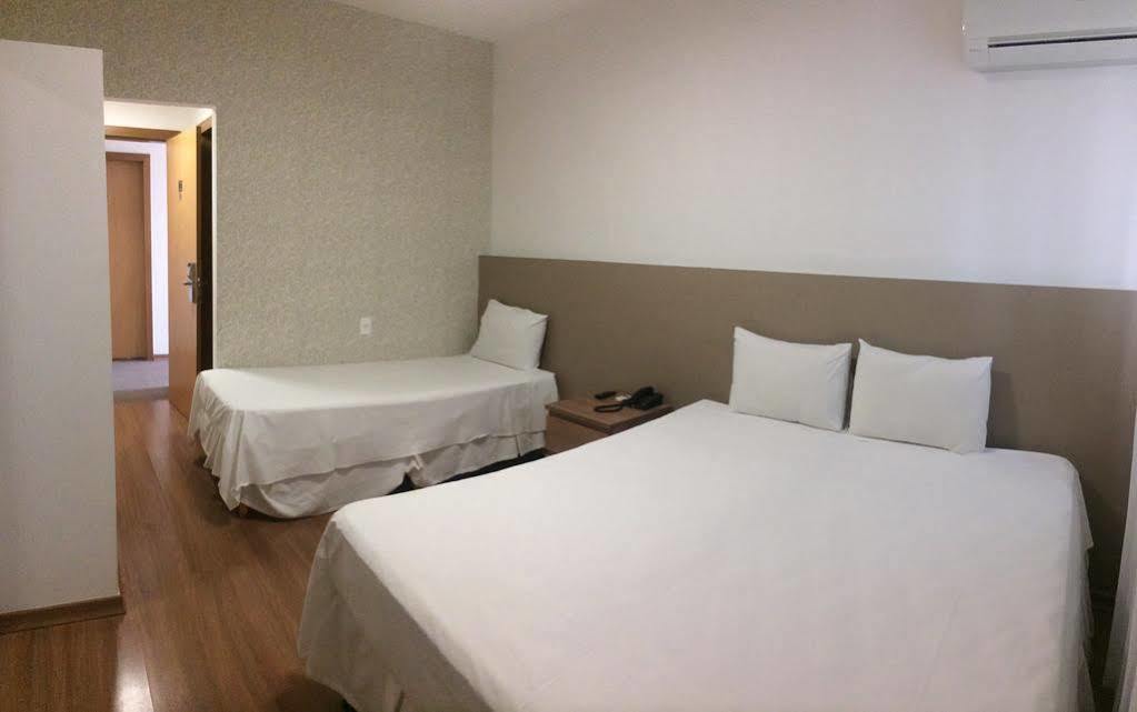 Lord Hotel Aeroporto Confins Vespasiano Esterno foto