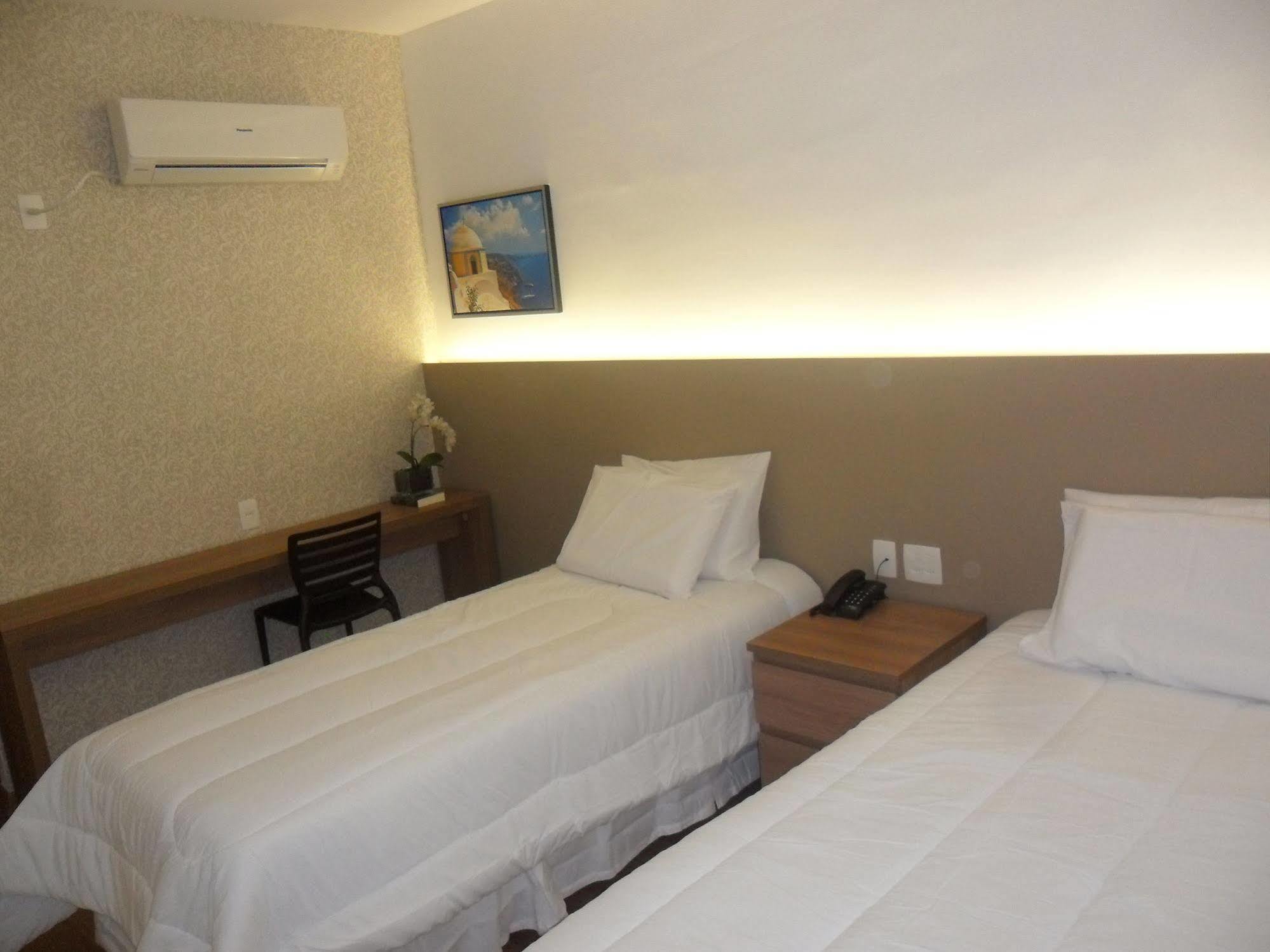 Lord Hotel Aeroporto Confins Vespasiano Esterno foto